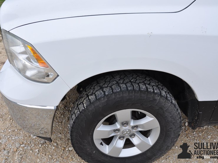 2014-ram-1500-slt-image-11