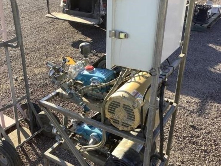 (2)-electric-pressure-washers-image-2