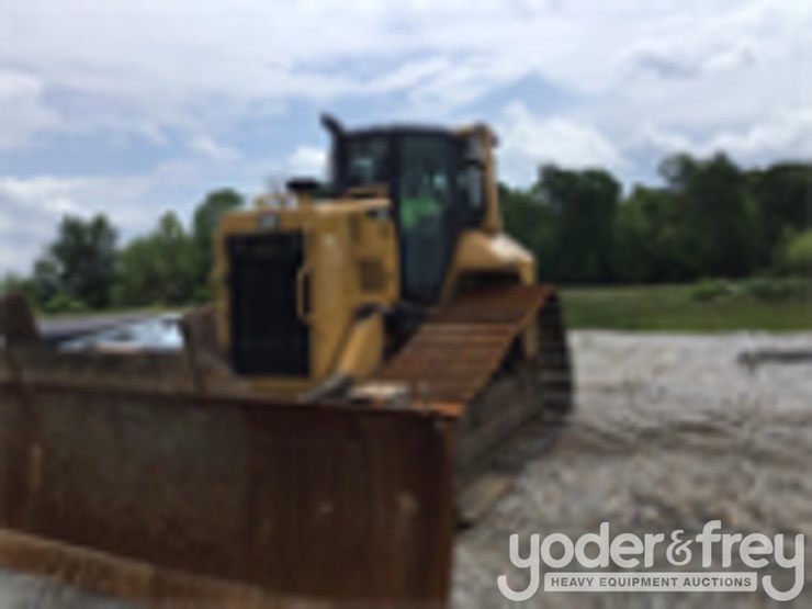 2016-caterpillar-d6n-image-1