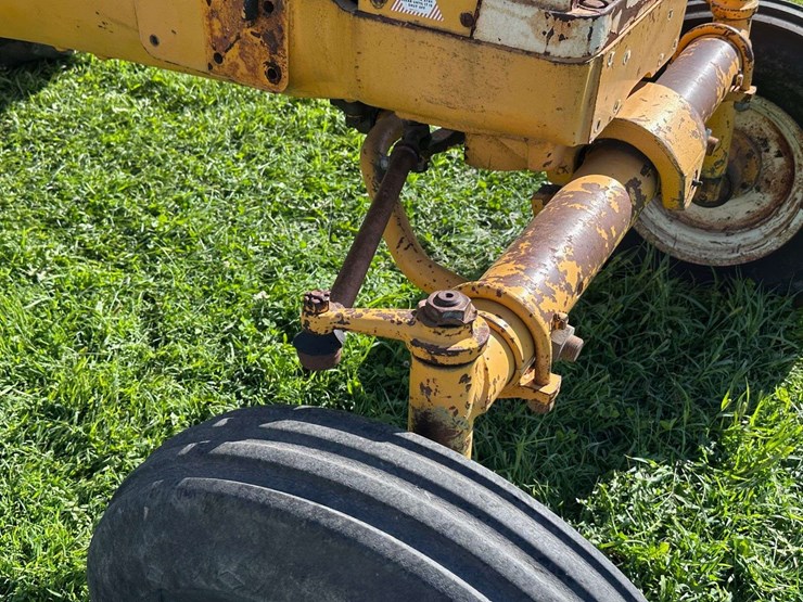 minneapolis-moline-g550-image-7