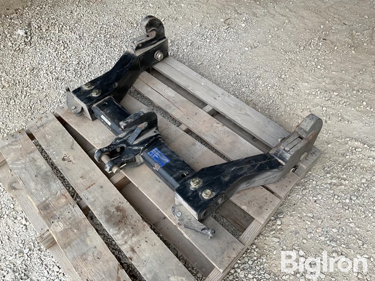 new-holland-3-pt-quick-hitch-image-1