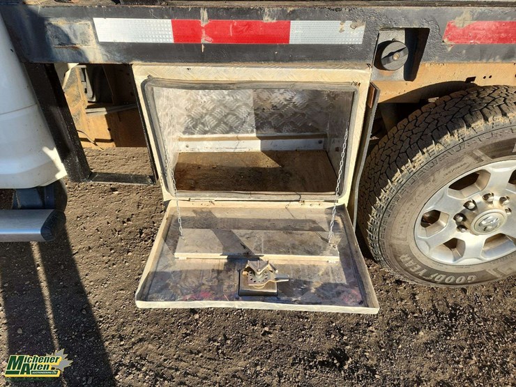 2017-dodge-2500-image-19