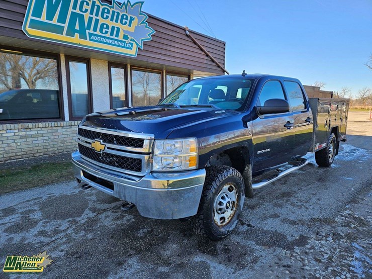 2012-chevrolet-silverado-2500hd-image-1