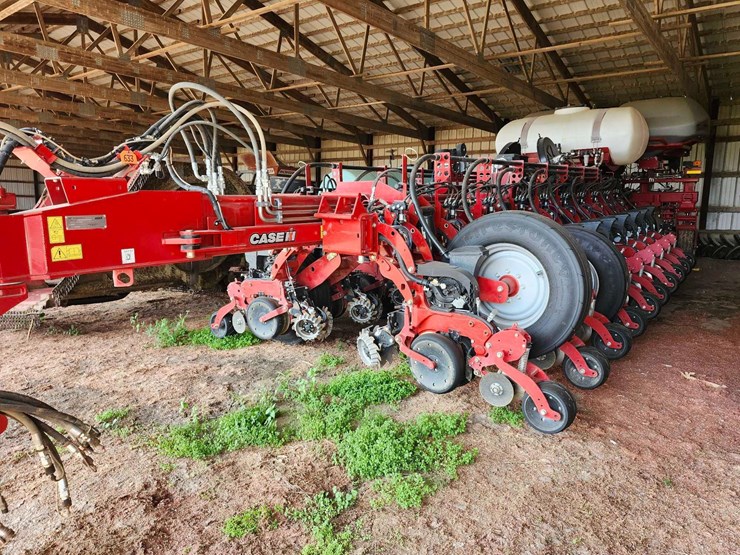 2023-case-ih-2150-image-1