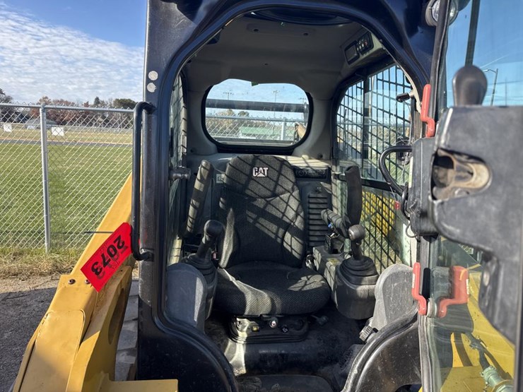 2017-caterpillar-289d-image-41