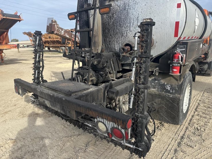 2009-international-7400-image-15