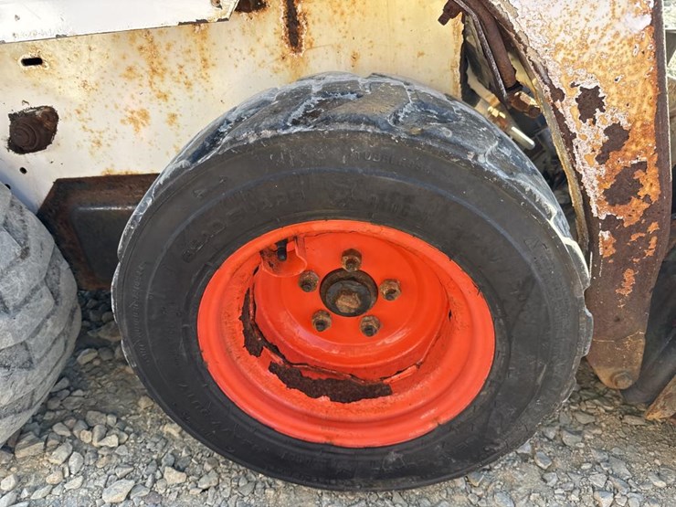 2015-bobcat-s70-image-43