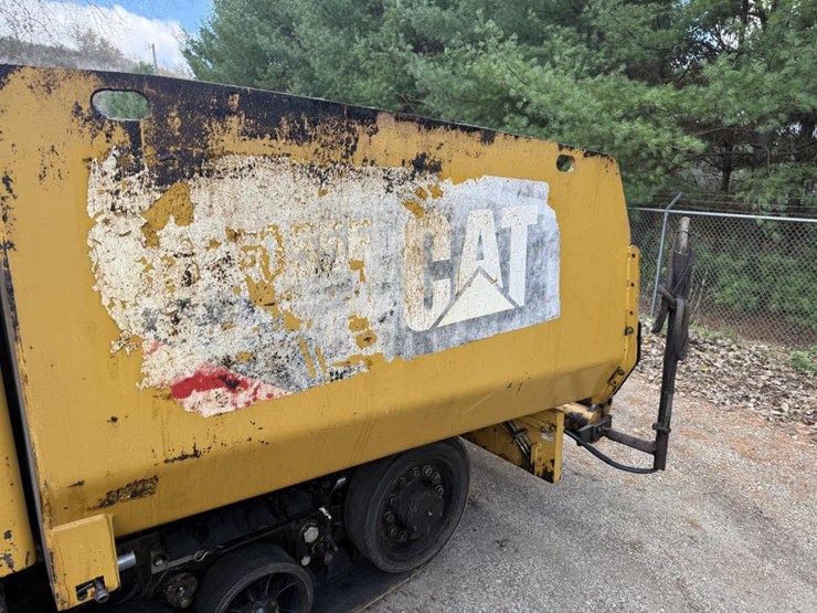 caterpillar-ap-1055f-image-34