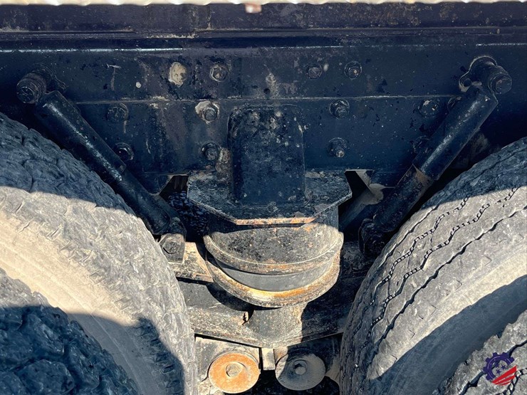 2016-kenworth-t880-image-28