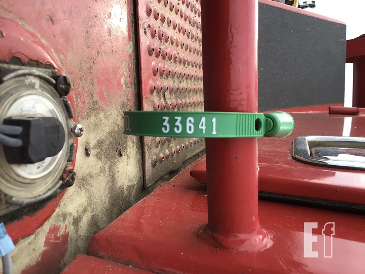 1983-versatile-835-image-20