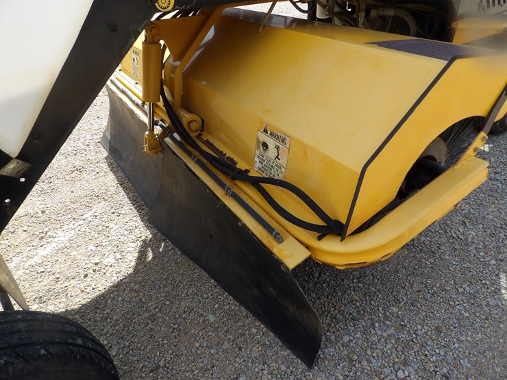 #27063-•-2016-laymor-sm-400-sweeper-/-broom-image-9