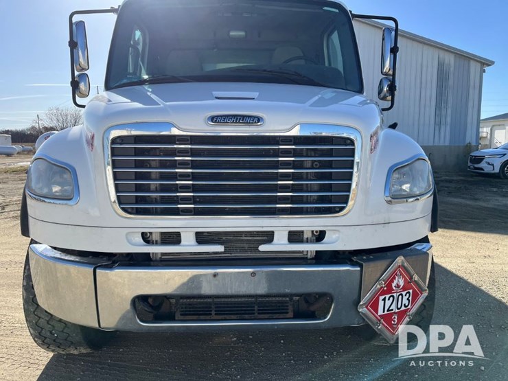 2016-freightliner-petroleum-truck-(jn3388,-unit-2374)-image-21