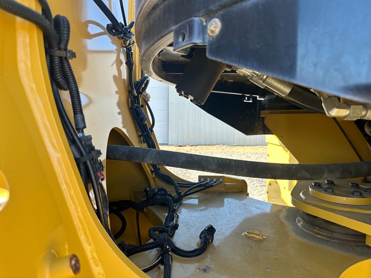 2016-caterpillar-926m-image-26