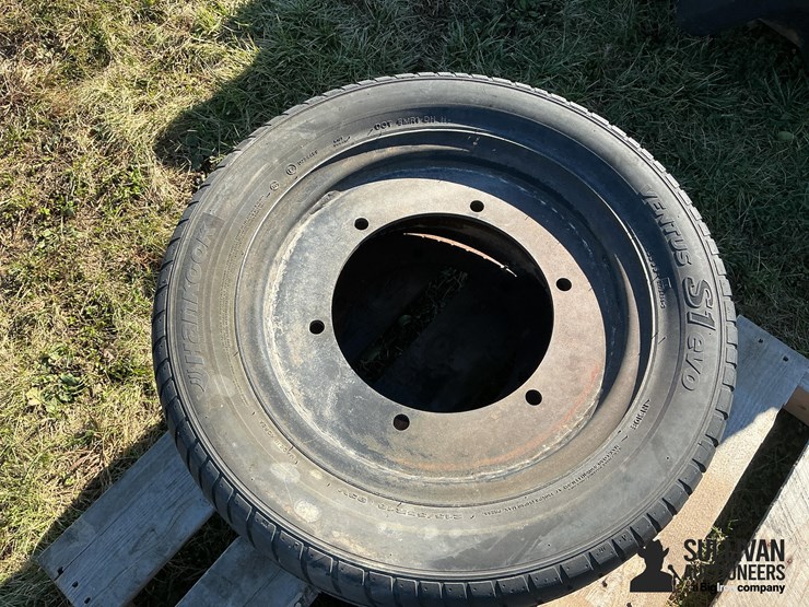 hankook-215/55r16-tires-on-6-bolt-rims-image-9