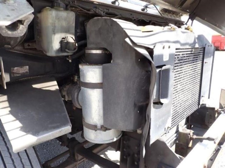 2013-freightliner-mt55-image-31