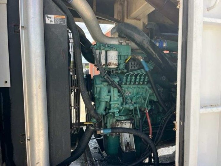 whisperwatt-220-diesel-powered-generator-image-5