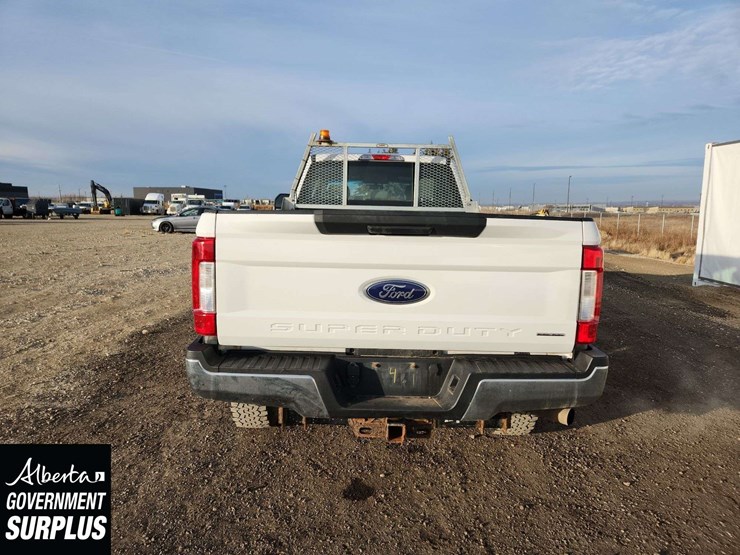 2017-ford-f350-image-23