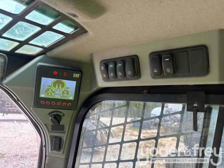 2022-caterpillar-299d3-xe-image-29