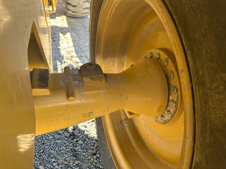 2016-caterpillar-926m-image-10