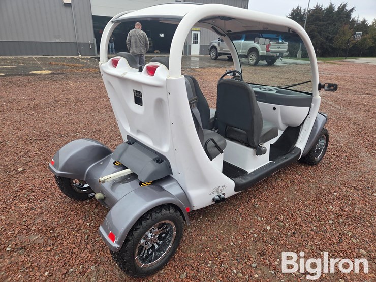 2001-global-electric-motorcars-4-seat-electric-golf-cart-image-5