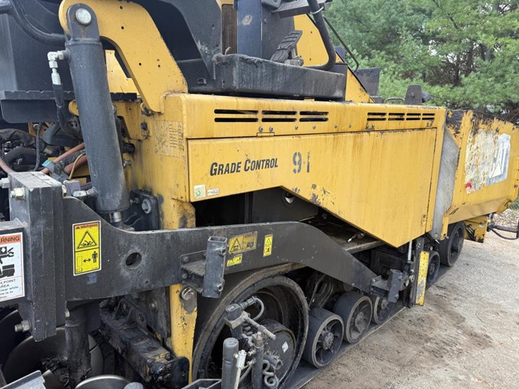 caterpillar-ap-1055f-image-29