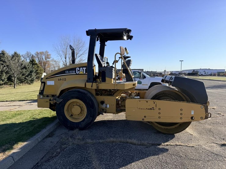 1992-caterpillar-cs-423e-image-5