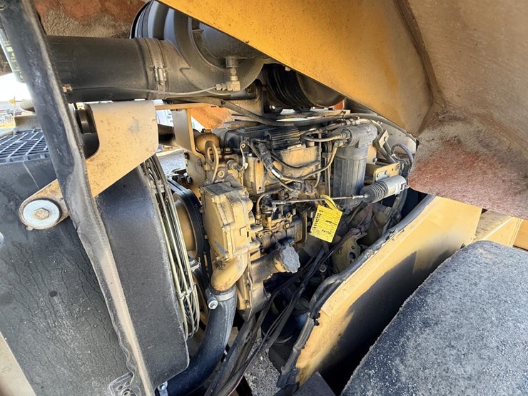 1992-caterpillar-cs-423e-image-33