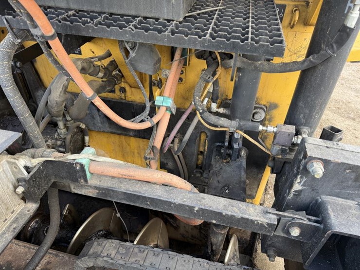 caterpillar-ap-1055f-image-65