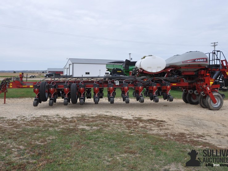 2014-case-ih-1255-image-8
