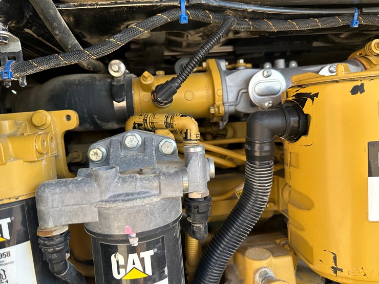 2016-caterpillar-926m-image-67