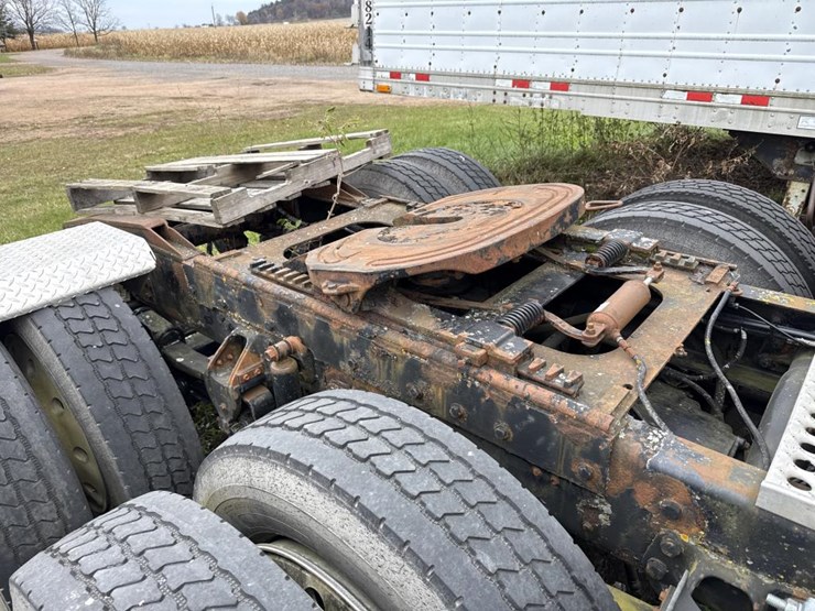 #3157-•-western-star-parts-sleeper-truck-image-24