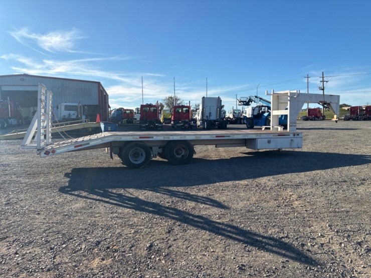 1982-gooseneck-24-ft-image-4