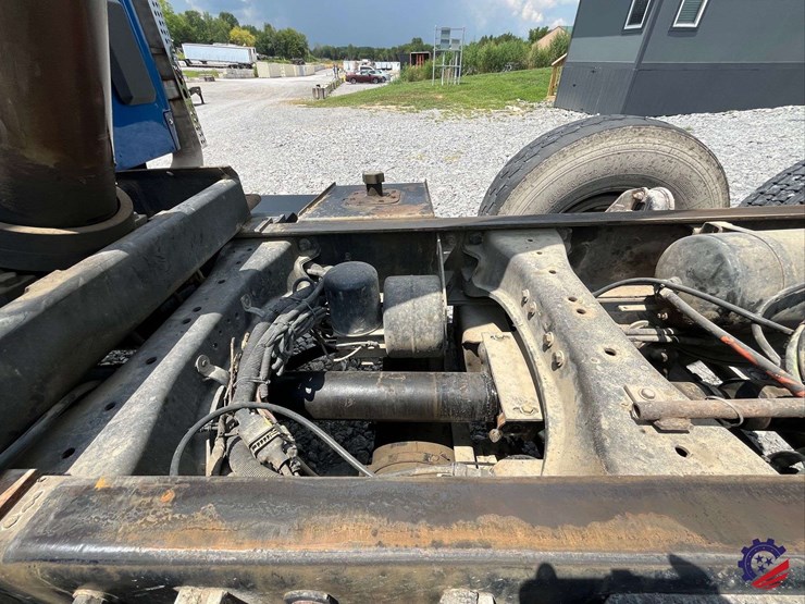 2016-kenworth-t880-image-86