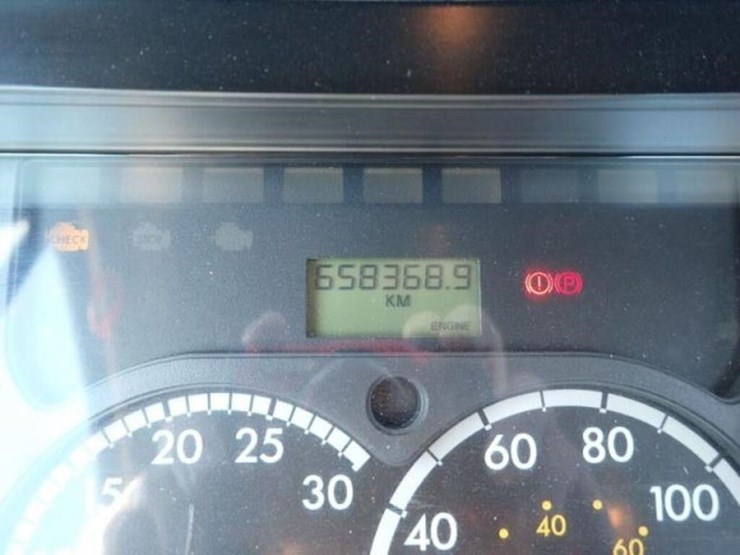 2010-freightliner-cascadia-t/a-hiway-tractor---day-image-13