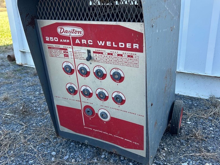 dayton-arc-welder-image-1