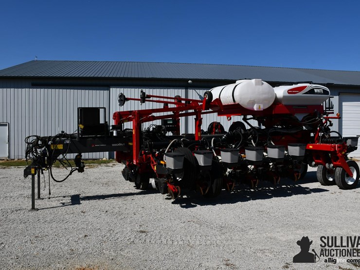 2019-massey-ferguson-9800ve-simply-advanced-ii-16r30-planter-image-1