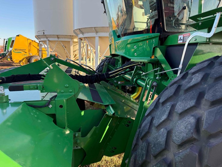 john-deere-w235-image-26