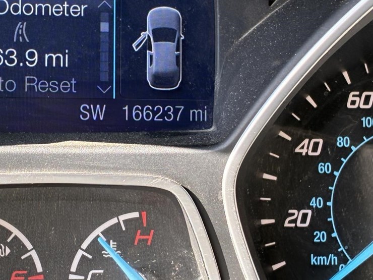 2015-ford-escape-image-16