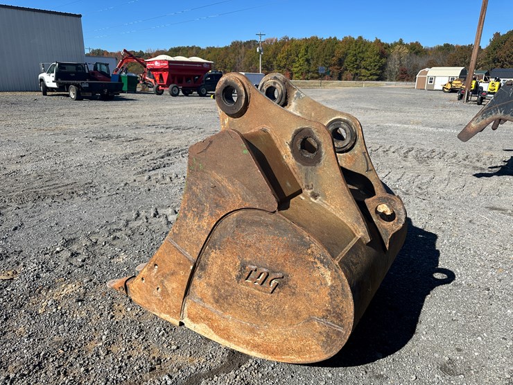 #32583-•-tag-42"-excavator-bucket-image-4