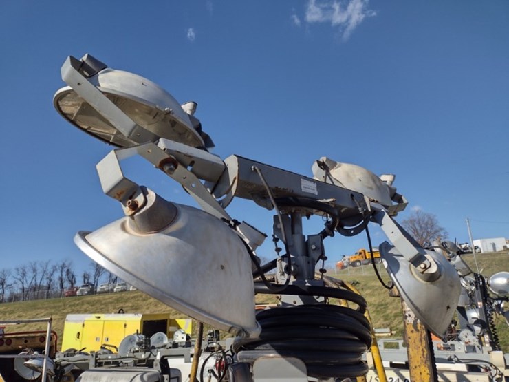 10-allmand-nite-lite-pro-light-plant-(qea-4055)-image-16