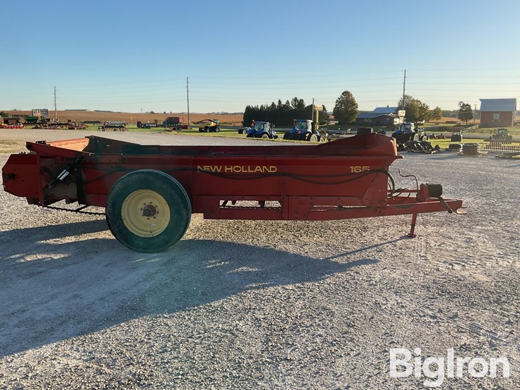 new-holland-165-image-4
