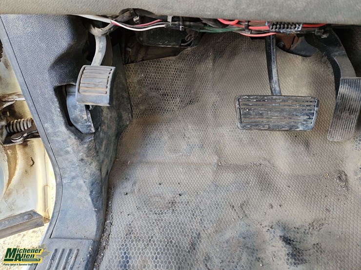 2013-chevrolet-silverado-3500hd-image-12