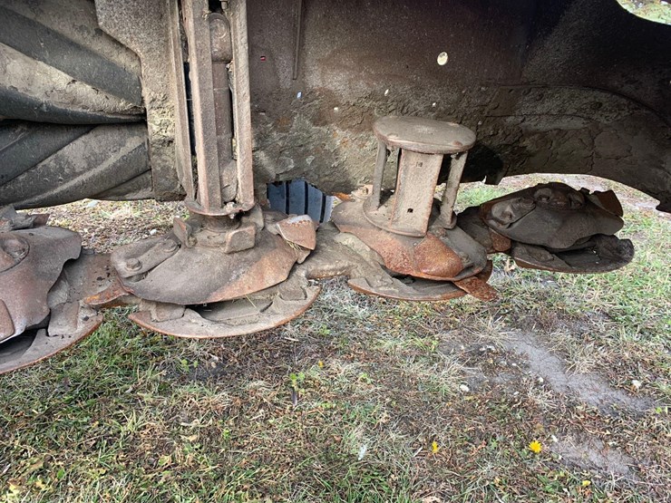 2011-new-holland-h7460-image-12