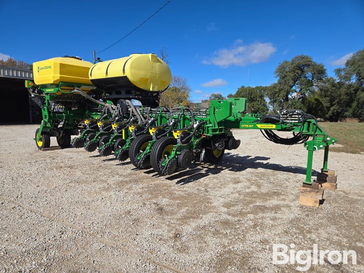2023-john-deere-1775nt-image-3