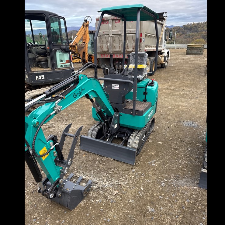 #1205 • New unused, CFG industrial QK16R mini excavator with thumb