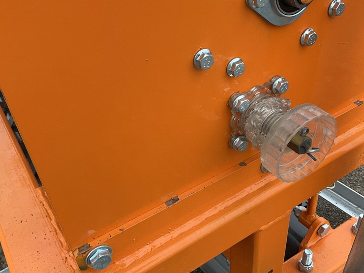 2025-caterpillar-12-image-11