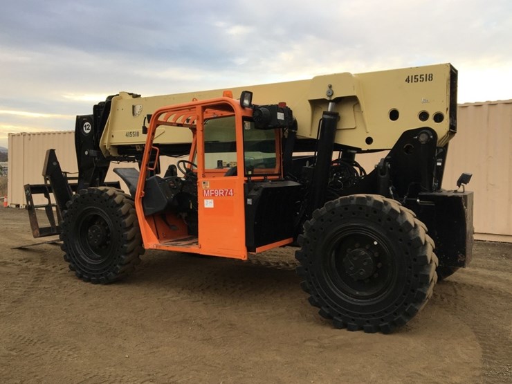 2015-jlg-g12-55a-image-4