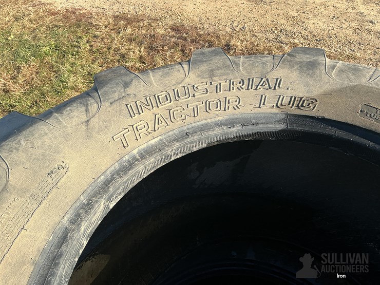 titan-19.5l-24-tires-image-7