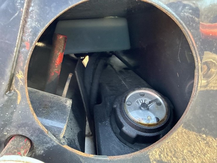 2015-bobcat-s70-image-28