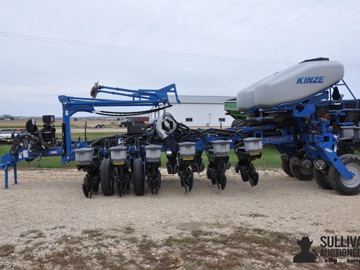 2015-kinze-4900-image-8